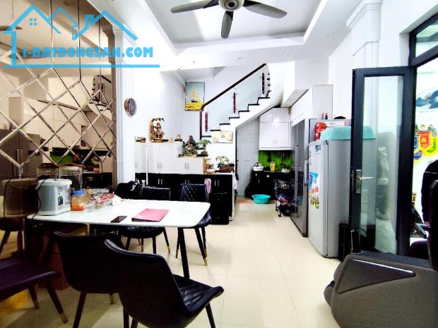 BÁN NHÀ TRƯƠNG CÔNG GIAI, CẦU GIẤY - DÂN XÂY, Ô TÔ TRÁNH - 35m2, 7.05 tỷ - 2