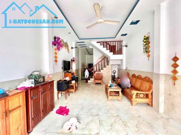 Bán nhà mặt tiền đường B5 VCN Phước Hải. Đường thông Thích Quảng Đức+ Phùng Thế Tài
