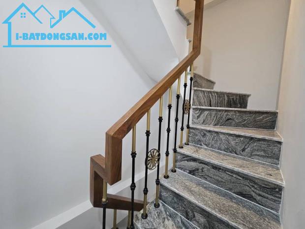 BÁN GẤP Nhà Phố Ngọc Lâm, Long Biên 35m2 7T Thang Máy, Ô Tô Đỗ Cổng Nhỉnh 8 Tỷ - 4