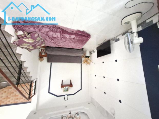 Phạm Văn Đồng đi vào 300m, Nhà 70m2, chỉ nhỉnh 3 tỷ - 1