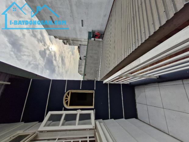 Phạm Văn Đồng đi vào 300m, Nhà 70m2, chỉ nhỉnh 3 tỷ - 4