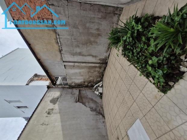 Phạm Văn Đồng đi vào 300m, Nhà 70m2, chỉ nhỉnh 3 tỷ - 5