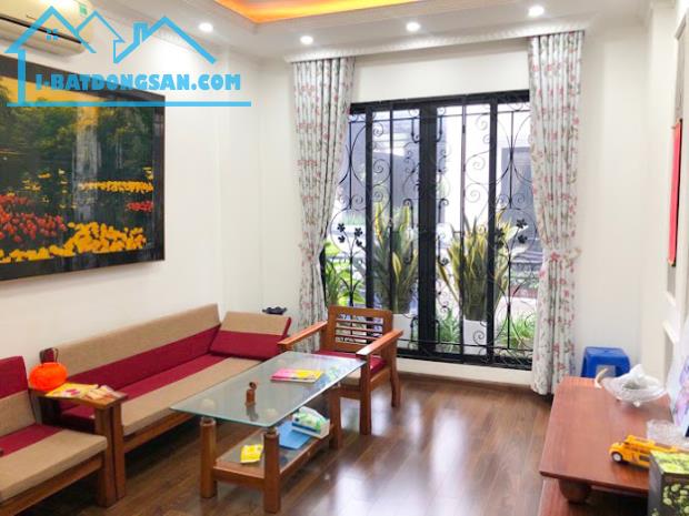 Nhà mới ở luôn, gần phố, ngõ rộng, nội thất đẹp, diện tích 41m x 4 tầng - 2