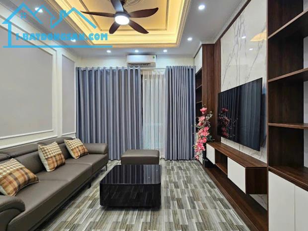 BÁN CĂN NHÀ  diện tích 40m2 xây 5 tầng - giá chỉ 6.x tỷ - 1