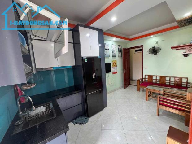 Cần bán căn hộ chung cư Khương Trung - có phôi riêng 50m2, 2 ngủ, ban công thoáng rộng