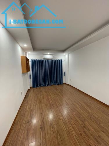 Bán gấp nhà phố Bát Khối cạnh cầu Vĩnh Tuy, Ô tô DT30 mt 3.4m nhà 5 tầng  giá 5.6 tỷ - 1