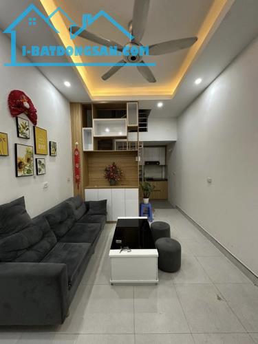 Bán nhà Giải Phóng - dt 25M giá 4.4 tỷ có thương lượng , nhà đủ công năng , tiện ích ,SĐCC - 1