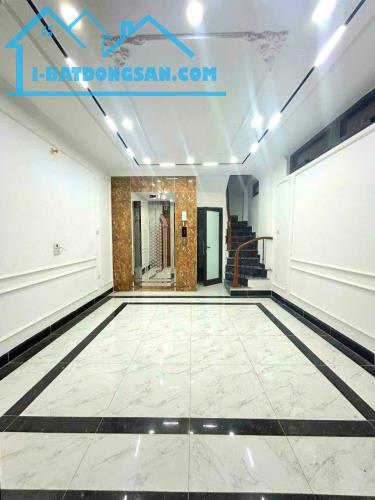 Bán nhà thang máy mới đẹp long lanh 6 tầng Phố Lạc Long Quân