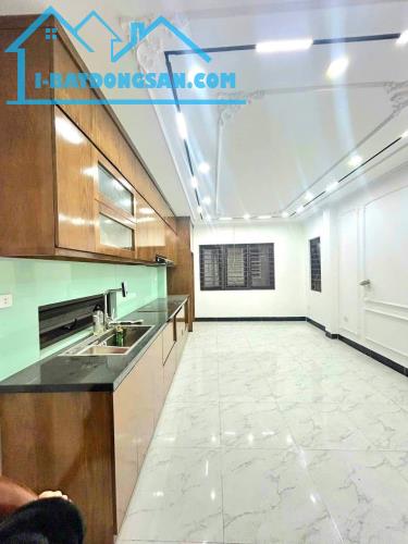 Bán nhà thang máy mới đẹp long lanh 6 tầng Phố Lạc Long Quân - 2