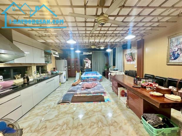 Phân Lô - Ô Tô - Kinh Doanh - Mặt Tiền Rộng.