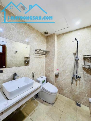 QUẬN HOÀNG MAI-  GẦN PHỐ-  Ô TÔ ĐỖ CỬA-  TẶNG FULL NỘI THẤT-  43m2 GIÁ NHỈNH  9 TỶ ĐỒNG - 4