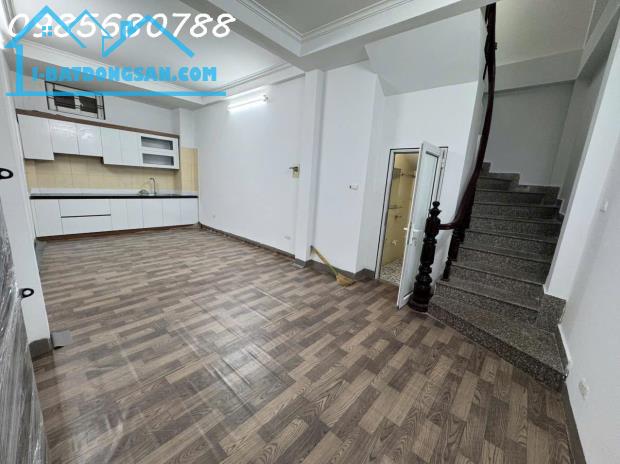 Bán nhà 4 tầng, 30m², 3PN, 3WC, An Dương Vương, Nhật Tân, 4.5 tỷ - 4