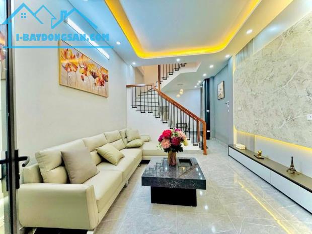 BÁN NHÀ HOÀNG VĂN THÁI – Ô TÔ ĐỖ CỔNG – KINH DOANH – DIỆN TÍCH:45m2 x 5Tầng Giá 7,5 Tỷ - 2