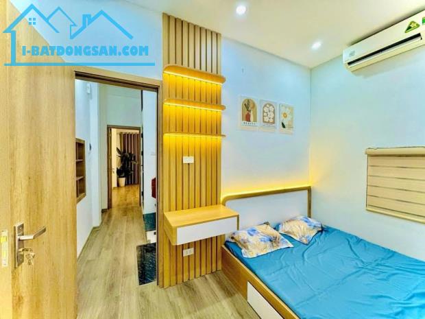 BÁN NHÀ HOÀNG VĂN THÁI – Ô TÔ ĐỖ CỔNG – KINH DOANH – DIỆN TÍCH:45m2 x 5Tầng Giá 7,5 Tỷ