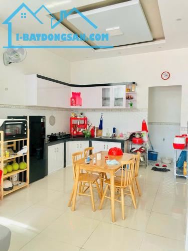 Nhà 1T1L đẹp - Hẻm xe tải - 82m2 - chỉ 6.x tỷ - PLB - 4