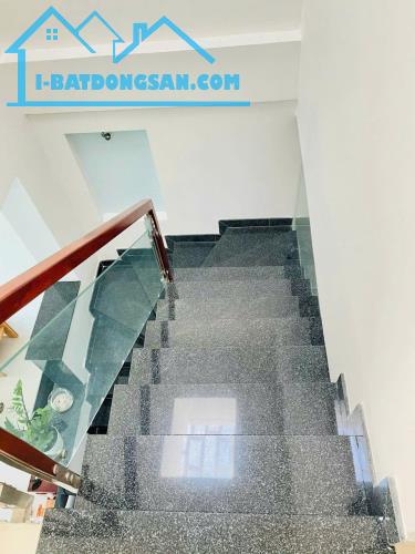 Nhà 1T1L đẹp - Hẻm xe tải - 82m2 - chỉ 6.x tỷ - PLB - 2