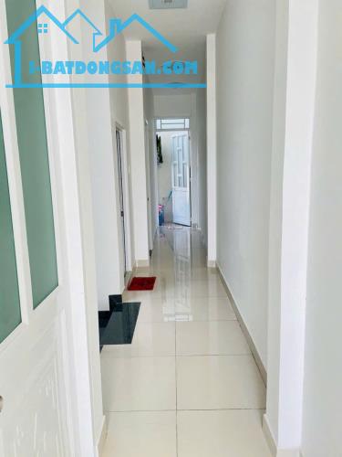 Nhà 1T1L đẹp - Hẻm xe tải - 82m2 - chỉ 6.x tỷ - PLB