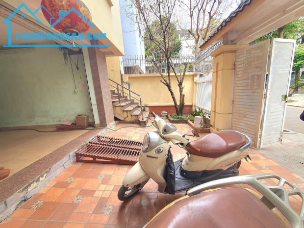 BIỆT THỰ KĐT VĂN PHÚ💥 HÀ ĐÔNG💥 200M2 x 3.5T💥 MT 11M💥 31.8 TỶ💥 VỈA HÈ💥 TRƯỚC NHÀ ÔTÔ