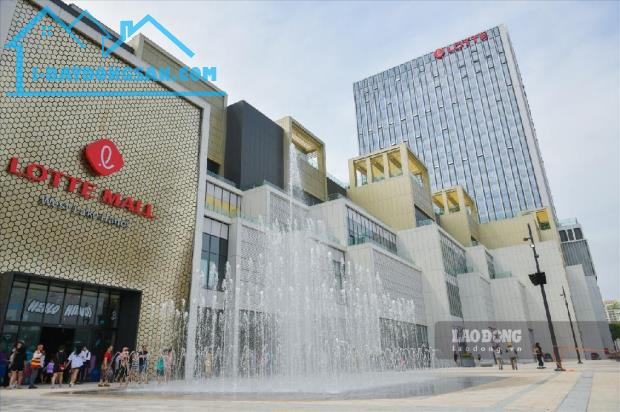 Bán Đất Mặt Phố Hồ Tây - Lạc Long Quân - View Cực Đẹp. DT 122M2. MT 8,8M - 3