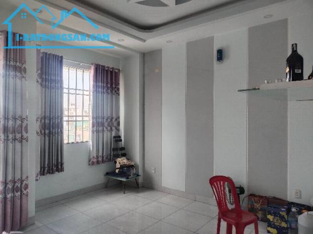 Cơ Hội Đầu Tư: Nhà 4 Tầng 98m², 4PN, Bình Trị Đông, Đường Xe Hơi 8m thông– Giá 5tỷ - 2