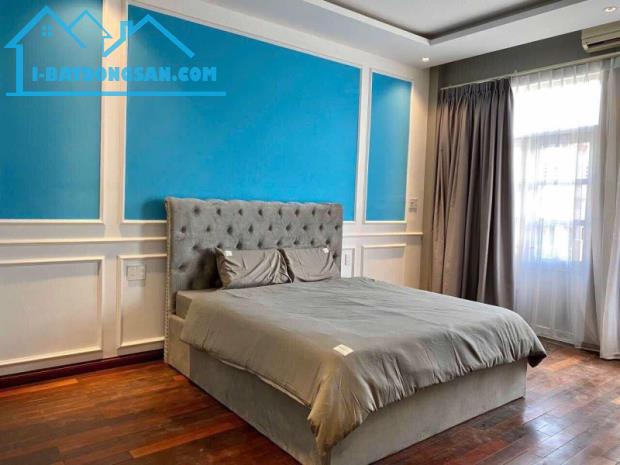 # Kiệt Ô tô đậu cửa Đống Đa, 120m2, 5 tầng riêng biệt, sang trọng, 5 phòng rộng, nội thất