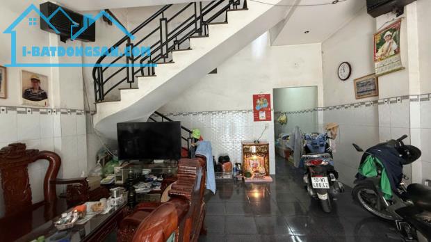 Nhà rộng hẻm xe hơi tránh, đối diện Celadon, 5.3 tỷ - 4