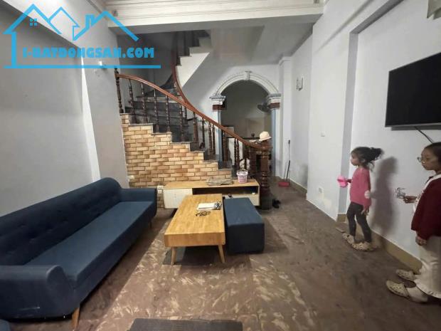 Cho thuê nhà nguyên căn Thanh Xuân, 4.5 tầng, 35m2, 6 ngủ, chỉ 12 Triệu/th - 2