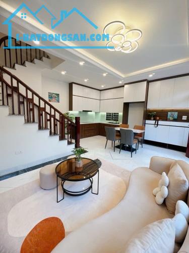 Lô góc gần hồ, 30m2 x 4T, xe 3 gác đỗ cửa, nhà đẹp ở luôn, nhỉnh 6 tỷ - 2