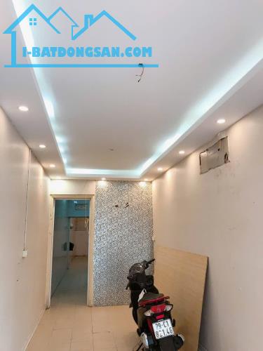 Cho thuê nhà ngõ ô tô Làm VP, KD online Phố Lê Đại Hành, 3 tầng x 50m2, 4 phòng, 23 Tr/th - 3
