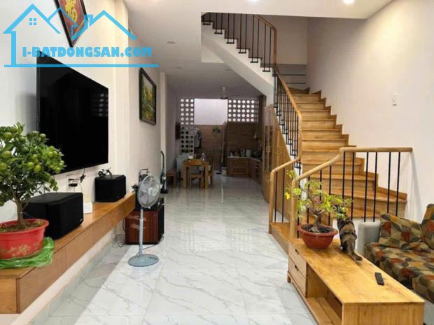 Bán nhà HXH Âu Dương Lân P3 Quận 8 60m2 4x15 3PN mới ở ngay gần MT - 1