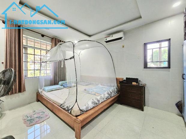 Nhà đối diện ĐH Nông Lâm, Metro tuyến Khu CNC. 150m2. Không quy hoạch, lộ giới. Chỉ 6 tỷ x - 5