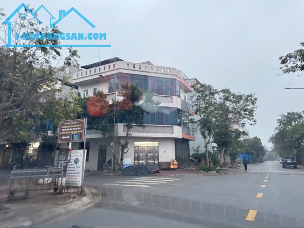 Bán đất trung tâm Thạch Bàn Long Biên vỉa hè oto tránh đỗ rộng 79m, mặt tiền: 5m, 12 tỷ 9 - 3