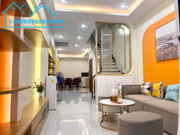 BÁN NHÀ LA THÀNH ĐỐNG ĐA 38m 5T Mt 4m GIÁ 6.9 TỶ NGÕ THÔNG 2 THOÁNG KINH DOANH. - 1