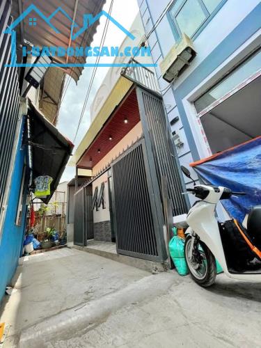 BÁN NHÀ 1T1L, MỚI ĐẸP - ĐÃ HOÀN CÔNG đầy đủ - NẰM KẾ CHỢ AN CƯ