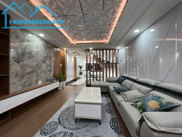 NHÀ ĐẸP HẺM Ô TÔ- 68M2 - 4 TẦNG - NGAY TRƯỜNG - CHINH CỘNG HÒA - NHỈNH 5 TỶ