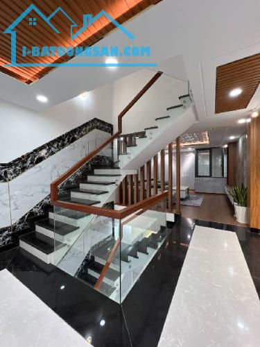 NHÀ ĐẸP HẺM Ô TÔ- 68M2 - 4 TẦNG - NGAY TRƯỜNG - CHINH CỘNG HÒA - NHỈNH 5 TỶ - 1