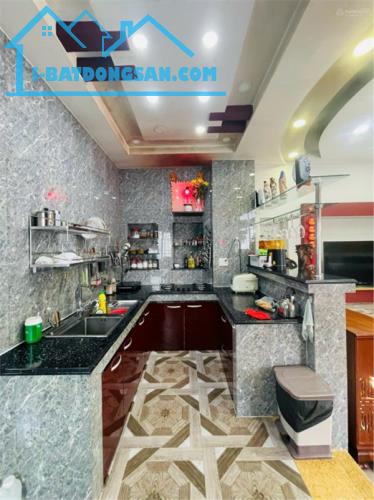 Bán nhà mặt tiền 5 tầng GIÁ TỐT  đường Luỹ Bán Bích - Tân Phú - chỉ 12tỷ - 3