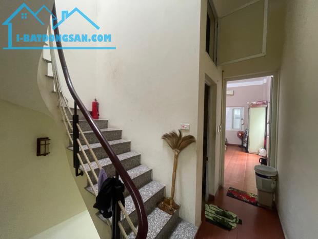 Bán nhà Hoàng Hoa Thám, Ba Đình. 20m ra phố, DT 47m2, 3 tầng Giá: 9 tỷ