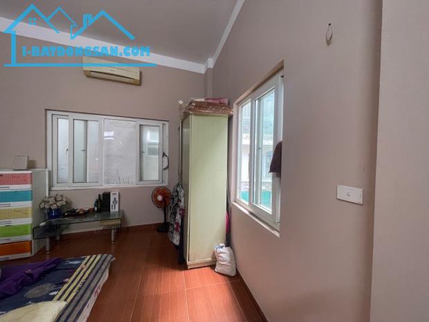 Bán nhà Hoàng Hoa Thám, Ba Đình. 20m ra phố, DT 47m2, 3 tầng Giá: 9 tỷ - 2