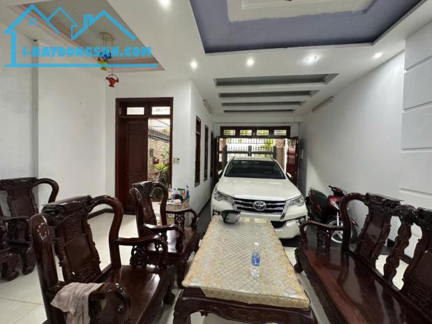 Bán nhà mặt tiền Tạ Quang Bửu, tặng nội thất, 6x18 chỉ 20 tỷ