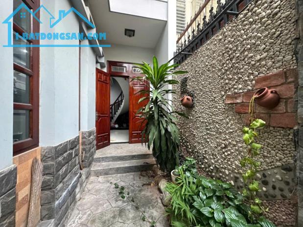 Bán nhà mặt tiền Tạ Quang Bửu, tặng nội thất, 6x18 chỉ 20 tỷ - 2