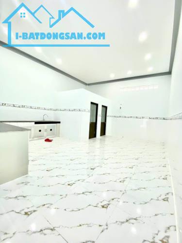 Bán Nhà Cấp 4 -  Gần Bến Xe Miền Tây - dt 72m2 - Giá 1 Tỷ 280 - Sổ Hồng Riêng ! - 3