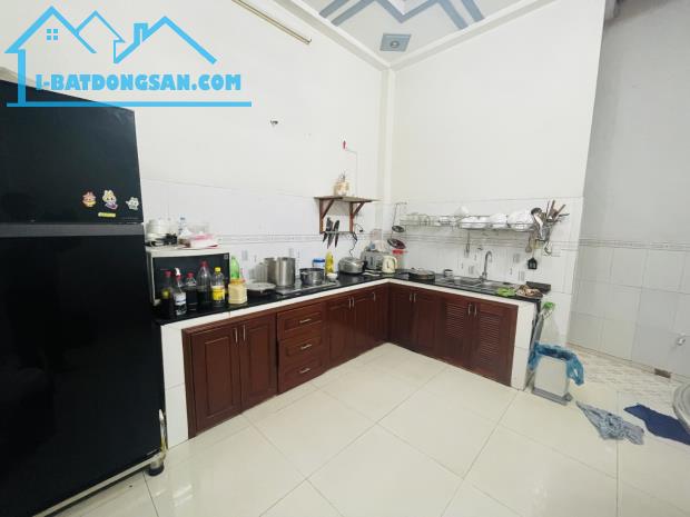 BÁN GẤP NHÀ HUỲNH THỊ HAI QUẬN 12- 55M2, 3 TẦNG HẺM XE HƠI- CHỈ 4 TỶ 800