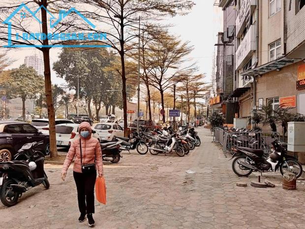 Bán Nhà Mặt Phố Đường Láng Đống Đa 110m4T MT7m Vỉa Hè LÔ GÓC 3 THOÁNG 69,5 Tỷ Đường Láng.