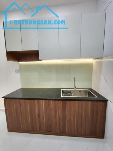 Nhà đẹp Bình Tân giá dưới 3 tỷ 65, 2 tầng, 26m2, HXH, 2 PN - 2