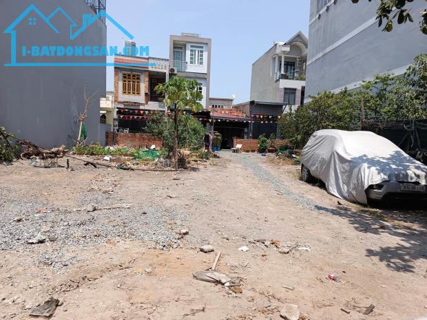 Chính chủ gấp bán dất 2MT- HXT 114m2. ngay Phạm Văn Đồng.