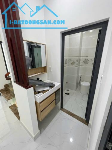 Bán nhà 66m² 4 tầng, 5PN, 3WC,hem 1017 hồng Bàng phường 12 Quận 6 - 5.8 tỷ