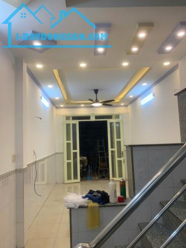 HXH THÔNG 1 TRỤC - XE HƠI NGỦ TRONG NHÀ HẬU GIANG - P12, Q6 - 54M2* 3 TẦNG - NHỈNH 7 TỶ TL - 1