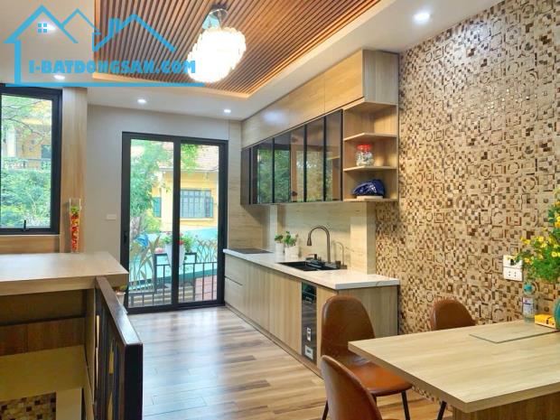 Nhà Nguyễn Văn Cừ 48m 5 tầng rộng 4.4m ngõ ô tô 10.4 tỷ - 2