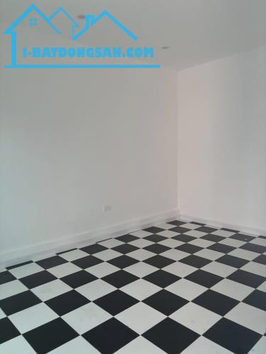 Bán nhanh nhà ngõ Ngọc Thuỵ, giá 8.7 tỷ, 68m2x3T, MT khủng - 2
